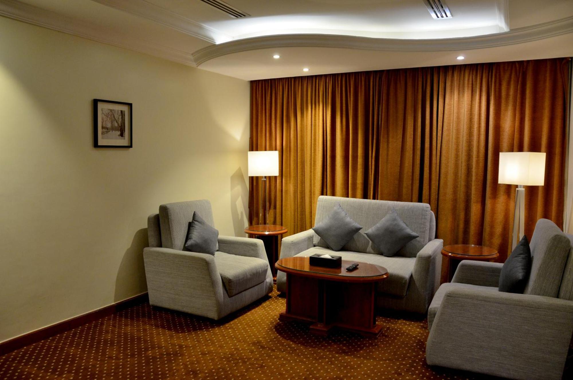 Crown Tower Hotel Jubail Bagian luar foto