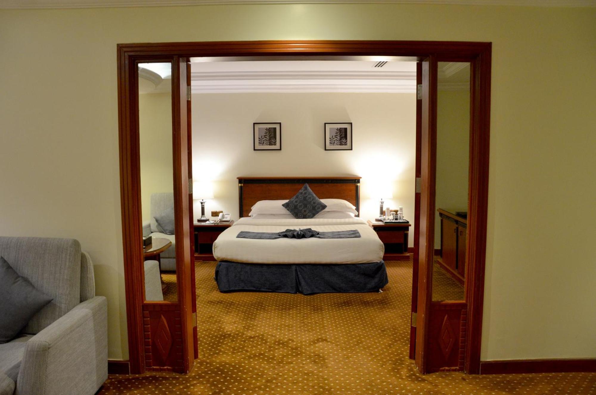 Crown Tower Hotel Jubail Bagian luar foto
