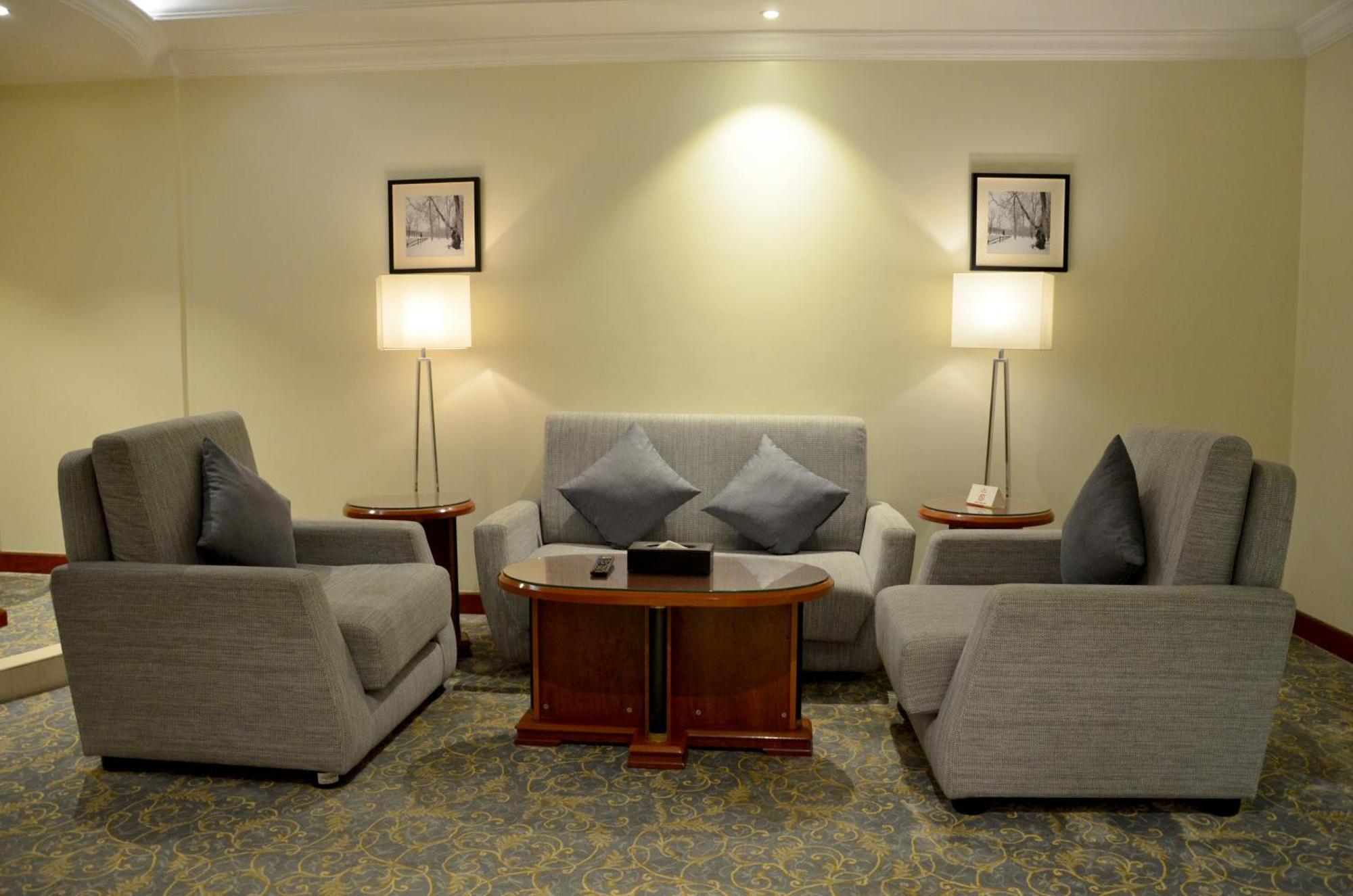 Crown Tower Hotel Jubail Bagian luar foto