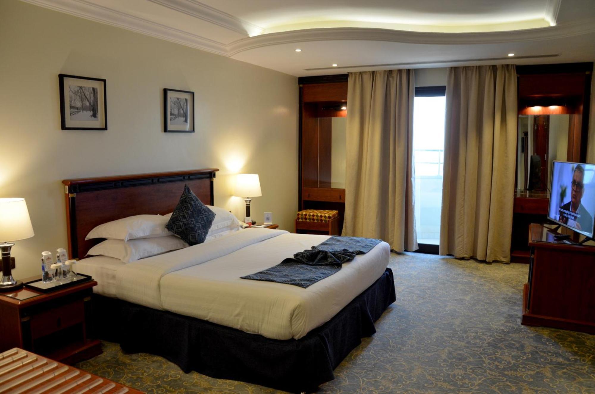 Crown Tower Hotel Jubail Bagian luar foto