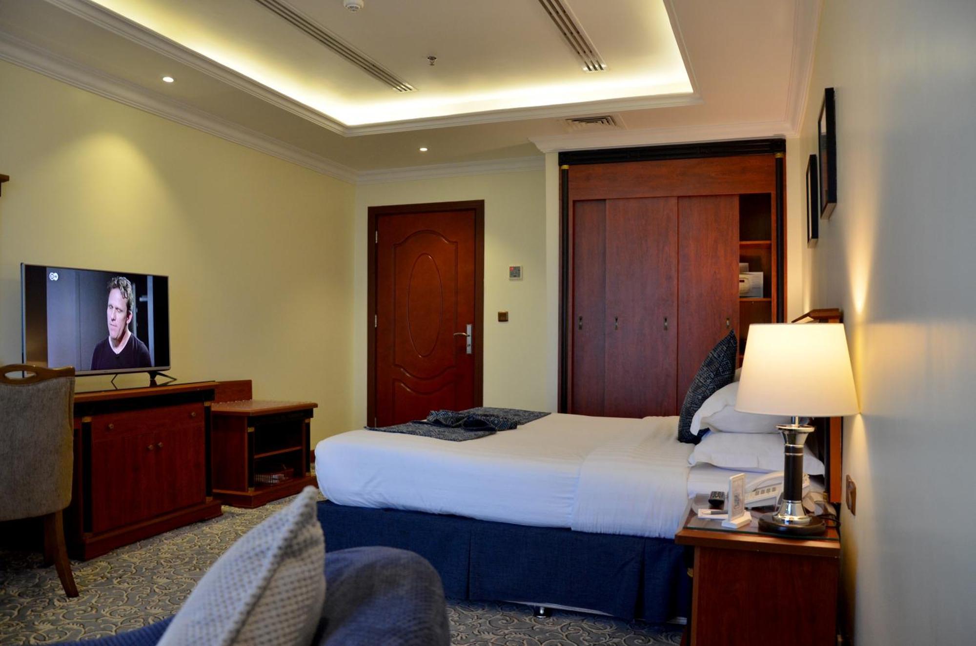Crown Tower Hotel Jubail Bagian luar foto