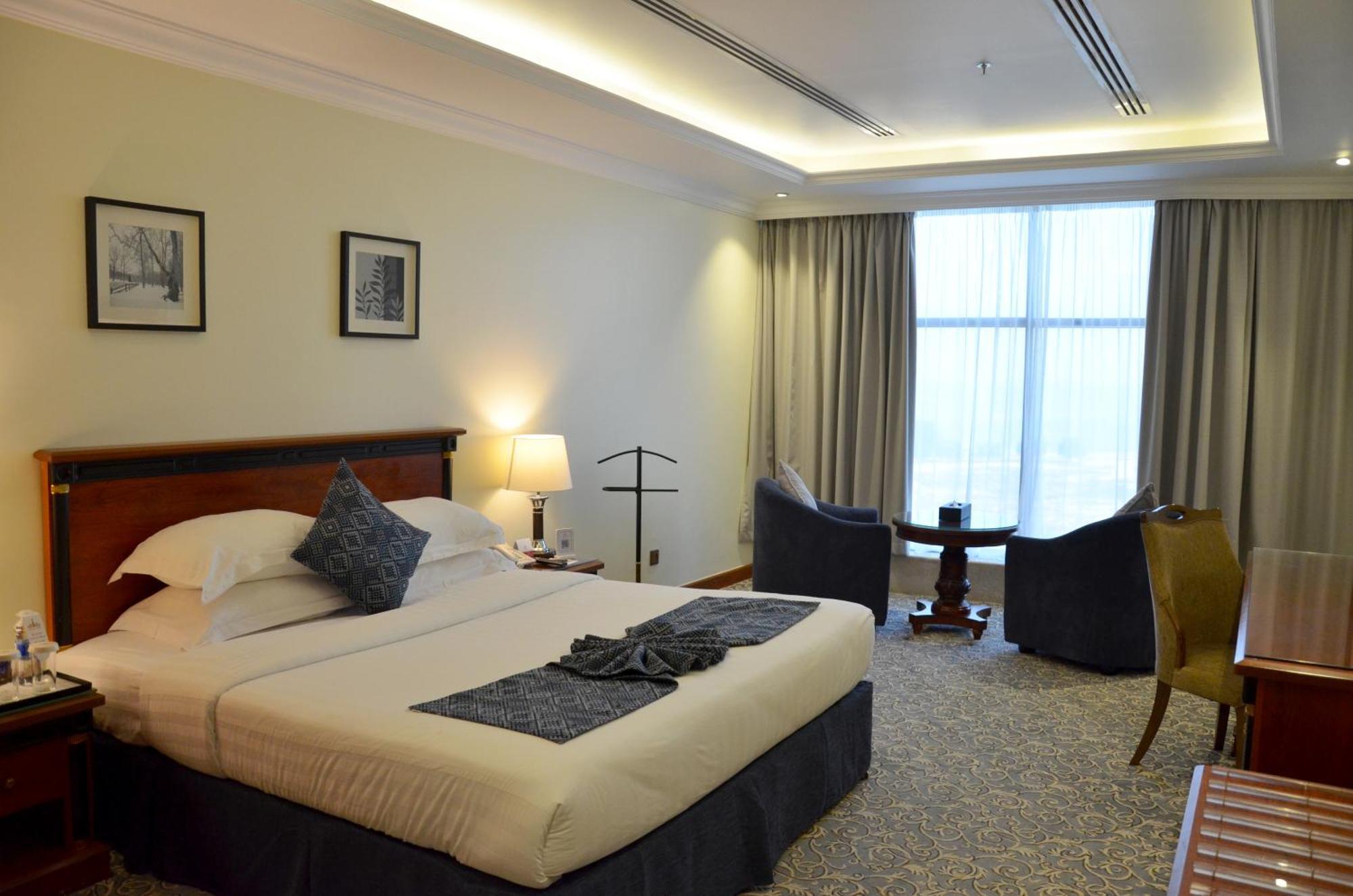 Crown Tower Hotel Jubail Bagian luar foto